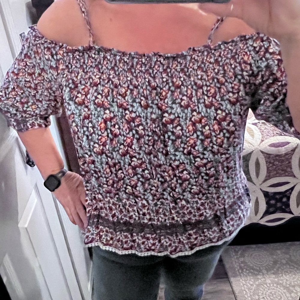 American Rag red white & blue cold shoulder blouse
